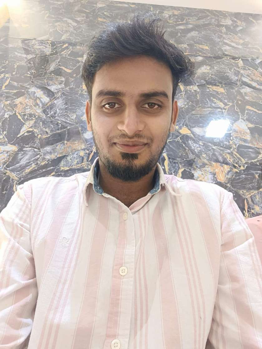 Karthik, a 25-year-old man from Chennai, Tamil Nadu, has been reported missing since 09003065288.